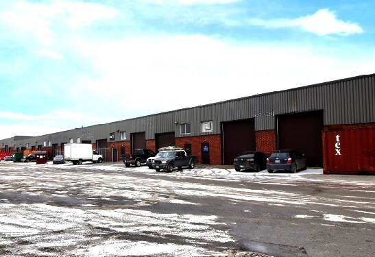 9001-9035 Boul Henri-Bourassa E, Montréal, QC for sale Primary Photo- Image 1 of 1