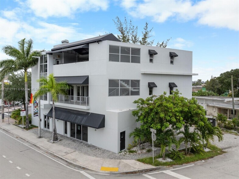 2500 Wilton Dr, Wilton Manors, FL à vendre - Photo du bâtiment - Image 2 de 21