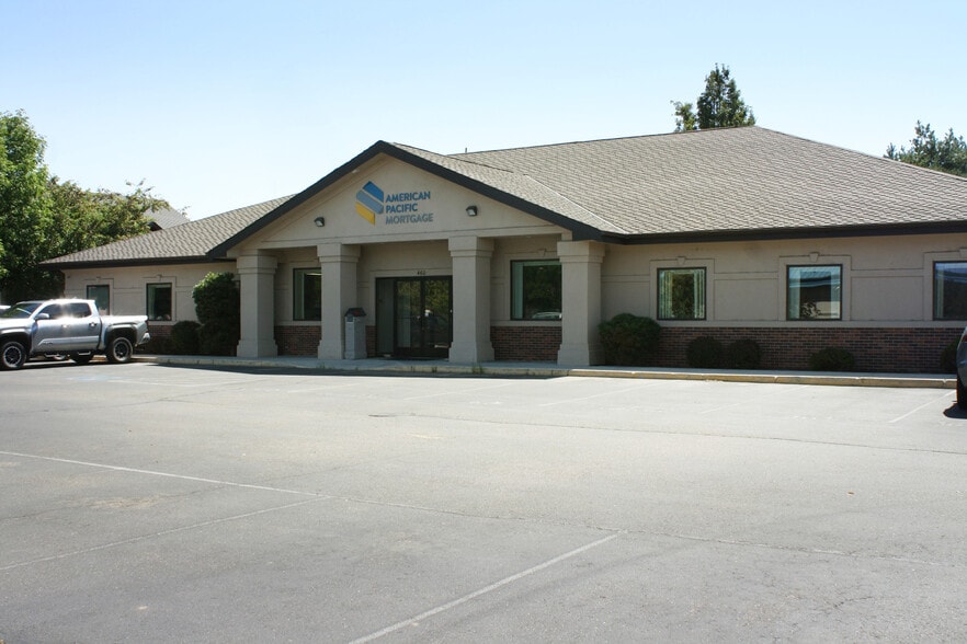 460 N Fitness Pl, Eagle, ID for lease - Building Photo - Image 1 of 8
