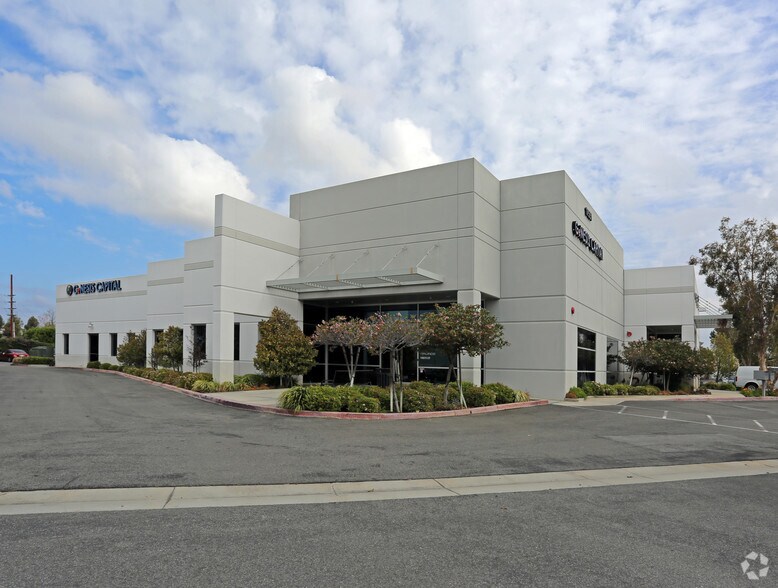 17521-17551 Gillette Ave, Irvine, CA à louer - Photo principale - Image 1 de 13