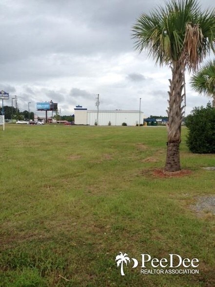 111 Pamplico Hwy, Florence, SC à vendre - Photo du bâtiment - Image 1 de 1