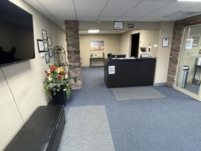 S S. 144th Industrial/ Flex space, Omaha, NE à louer Photo intérieure- Image 2 de 9