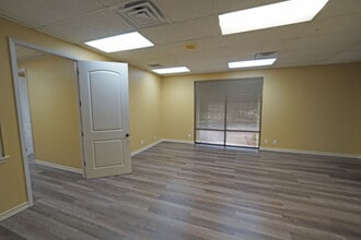 16410 Blanco Rd, San Antonio, TX à vendre Photo intérieure- Image 1 de 3