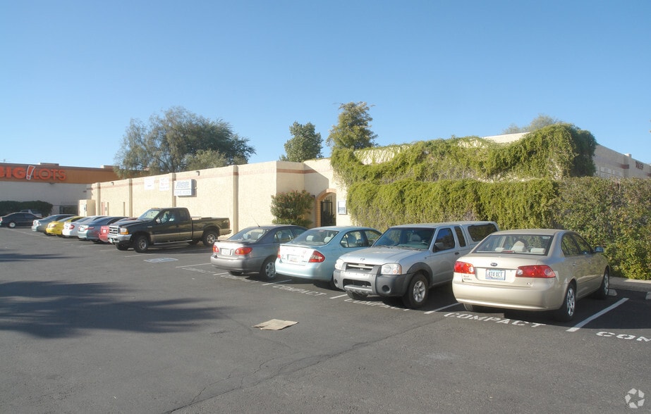 7229 N Thornydale Rd, Tucson, AZ for lease - Primary Photo - Image 1 of 4