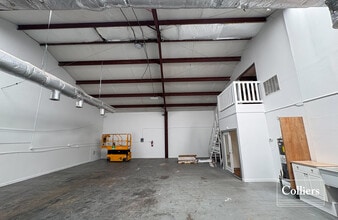 12 Cardinal Rd, Hilton Head Island, SC for lease Interior Photo- Image 2 of 12