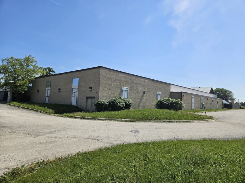 243 W Roosevelt Rd, West Chicago, IL for lease - Building Photo - Image 2 of 36