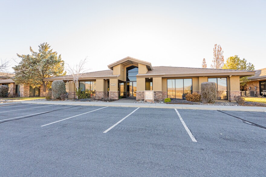 10593 Double R Blvd, Reno, NV à vendre - Photo du bâtiment - Image 3 de 10