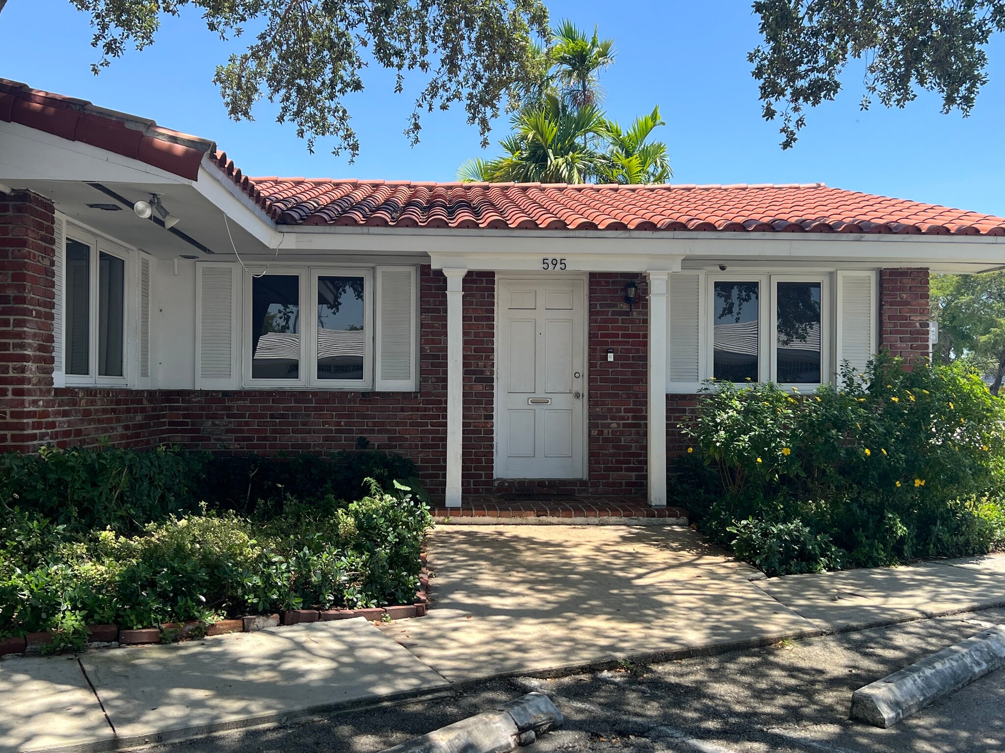 9200-9204 NE 6th Ave, Miami Shores, FL à louer Photo du bâtiment- Image 1 de 9