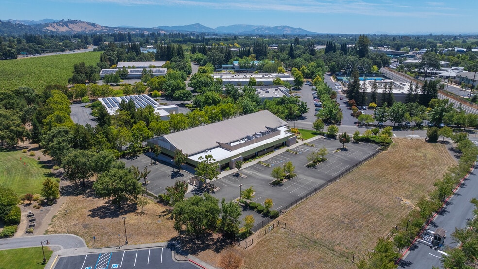 437 Aviation Blvd, Santa Rosa, CA for sale - Building Photo - Image 2 of 12