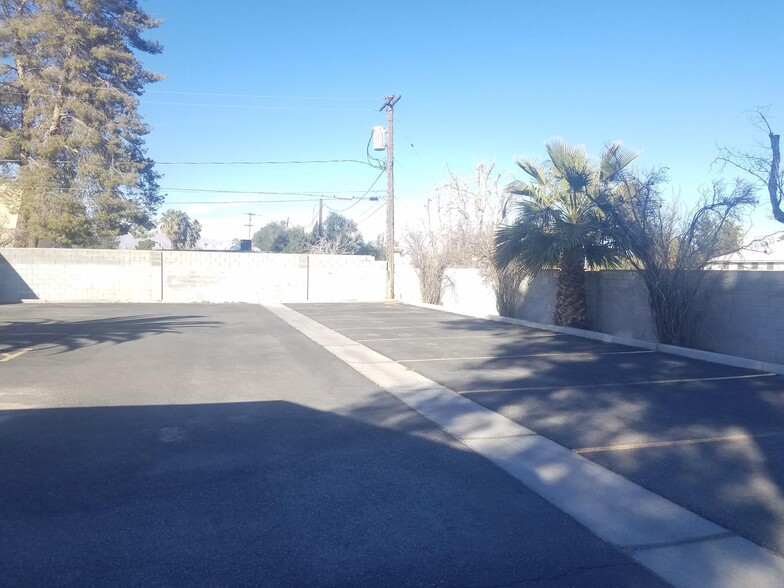 2008 Hamilton Ln, Las Vegas, NV for sale - Building Photo - Image 3 of 13