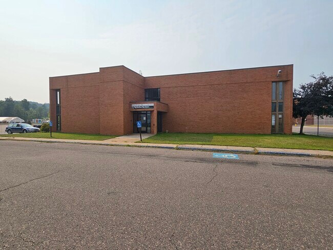 Plus de détails pour 97 S 4th St, Ishpeming, MI - Bureau à louer