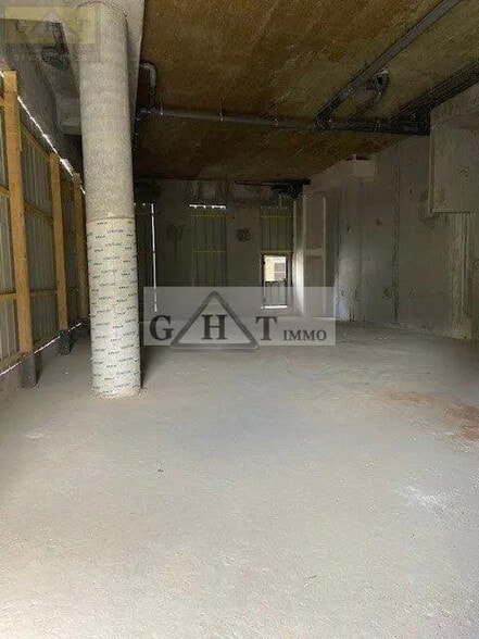 Retail in Ivry-sur-Seine for lease - Interior Photo - Image 2 of 3