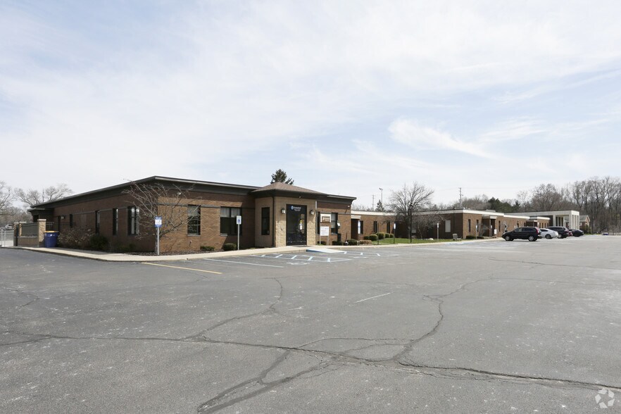 1425 Michigan St NE, Grand Rapids, MI à vendre - Photo du bâtiment - Image 1 de 2