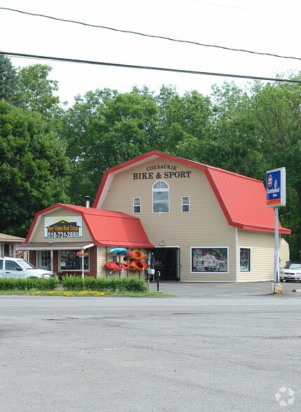 369 Mansion St, West Coxsackie, NY for sale - Primary Photo - Image 1 of 29
