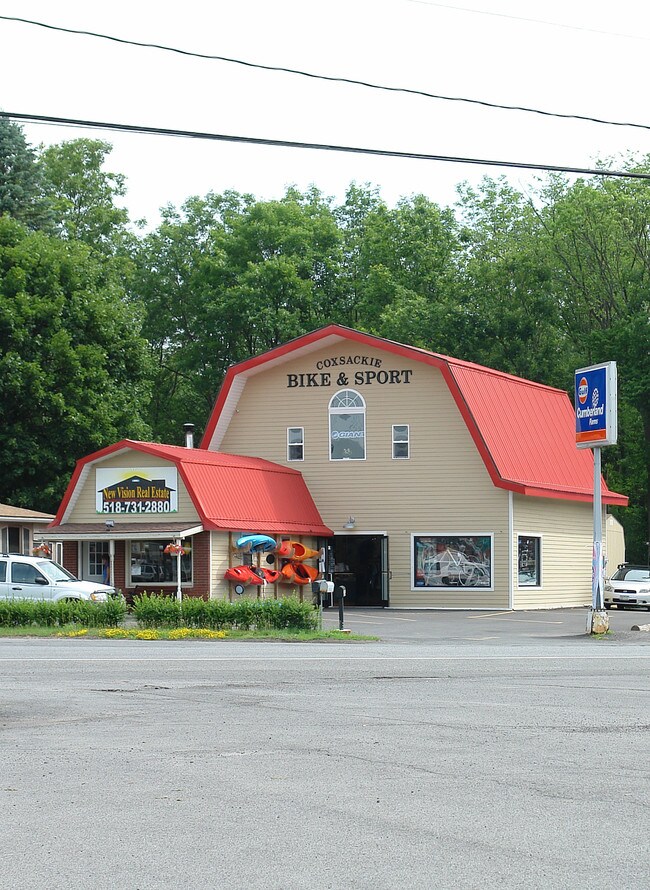 Plus de détails pour 369 Mansion St, West Coxsackie, NY - Commerce de détail à vendre