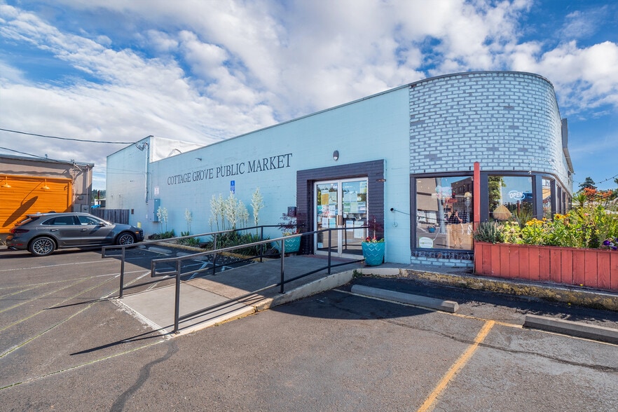 926 E Main St, Cottage Grove, OR for sale - Building Photo - Image 3 of 59