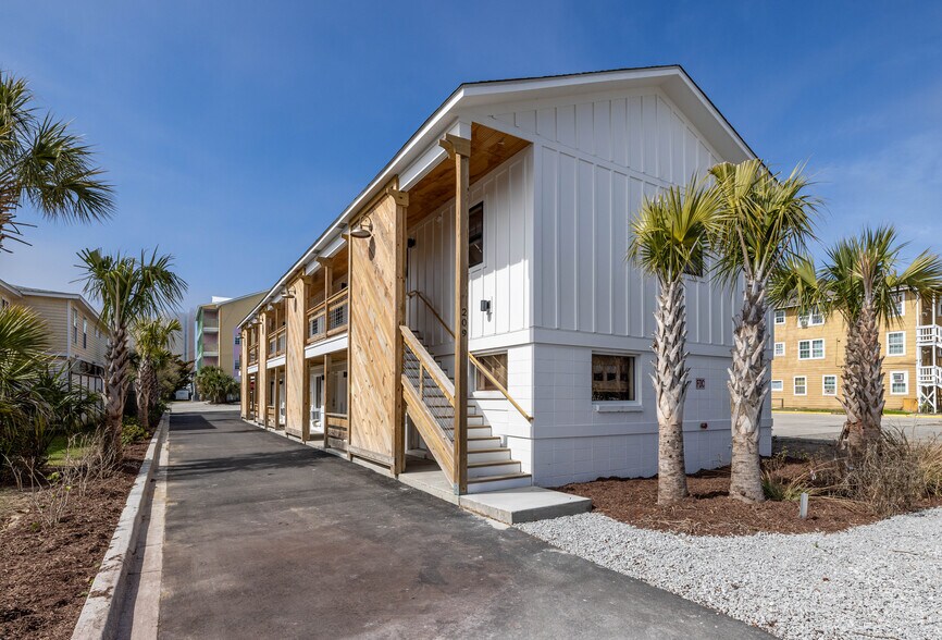 Ocean Surf Club & The Little Crane Motel portefeuille de 2 propriétés à vendre sur LoopNet.ca - Photo du bâtiment - Image 3 de 20
