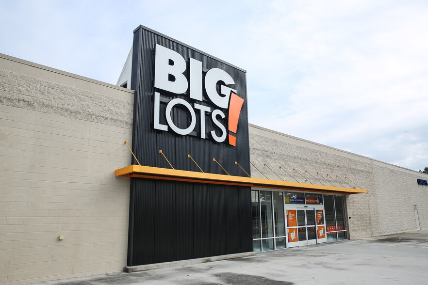 1806 N Jackson St, Tullahoma, TN for lease - Building Photo - Image 2 of 4