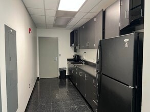 3660 W Temple Ave, Pomona, CA à louer Photo intérieure- Image 2 de 13