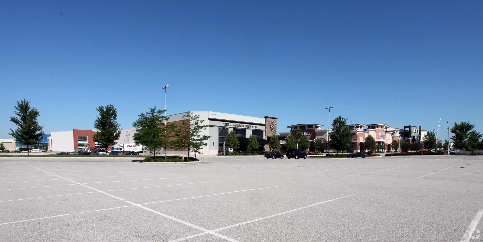 2498 Perry Crossing Way, Plainfield, IN for lease Primary Photo- Image 1 of 14