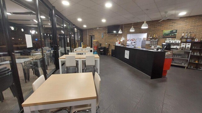 Plus de détails pour Carrer d'en Gorria, 45, Sant Carles de la Ràpita - Commerce de détail à louer