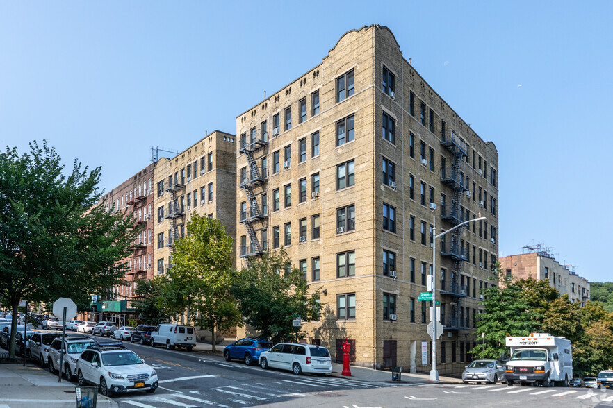 270 Seaman Ave, New York, NY for sale - Building Photo - Image 1 of 1