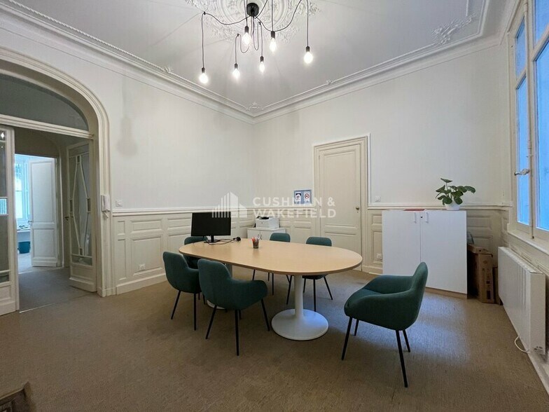 Bureau dans Bordeaux à louer - Photo du bâtiment - Image 3 de 6