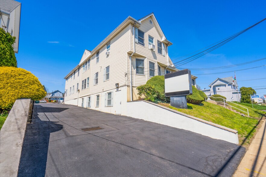 14500 Bustleton Ave, Philadelphia, PA à vendre - Photo du bâtiment - Image 2 de 7