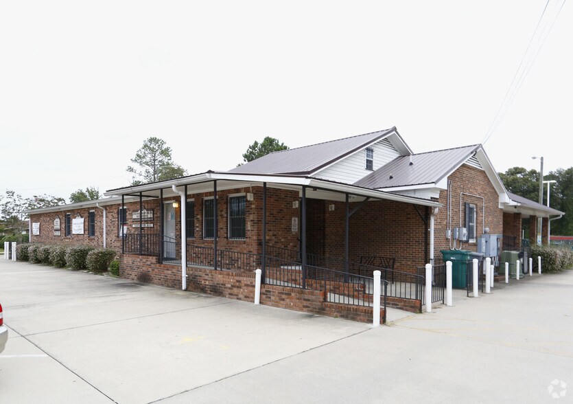 1220 Walter Reed Rd, Fayetteville, NC à louer - Photo du bâtiment - Image 2 de 17