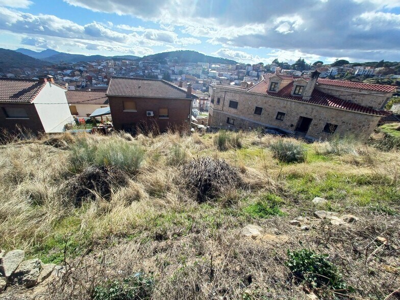 Terrain dans El Hoyo de Pinares, Ávila à vendre - Photo du bâtiment - Image 2 de 5