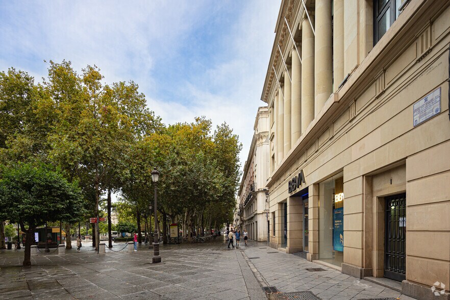 Calle Granada, 1, Séville, Sevilla à louer - Photo du bâtiment - Image 3 de 3