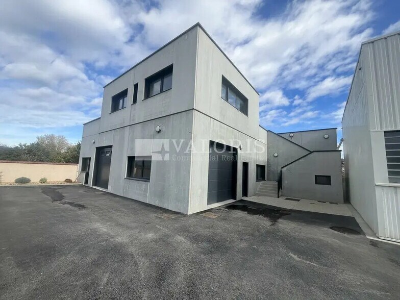 Flex dans Villeurbanne à louer - Photo du bâtiment - Image 1 de 10