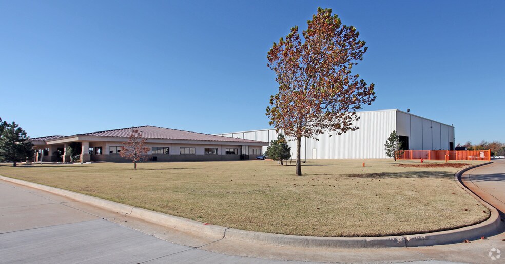 3333 S Council Rd, Oklahoma City, OK à vendre - Photo du bâtiment - Image 2 de 31