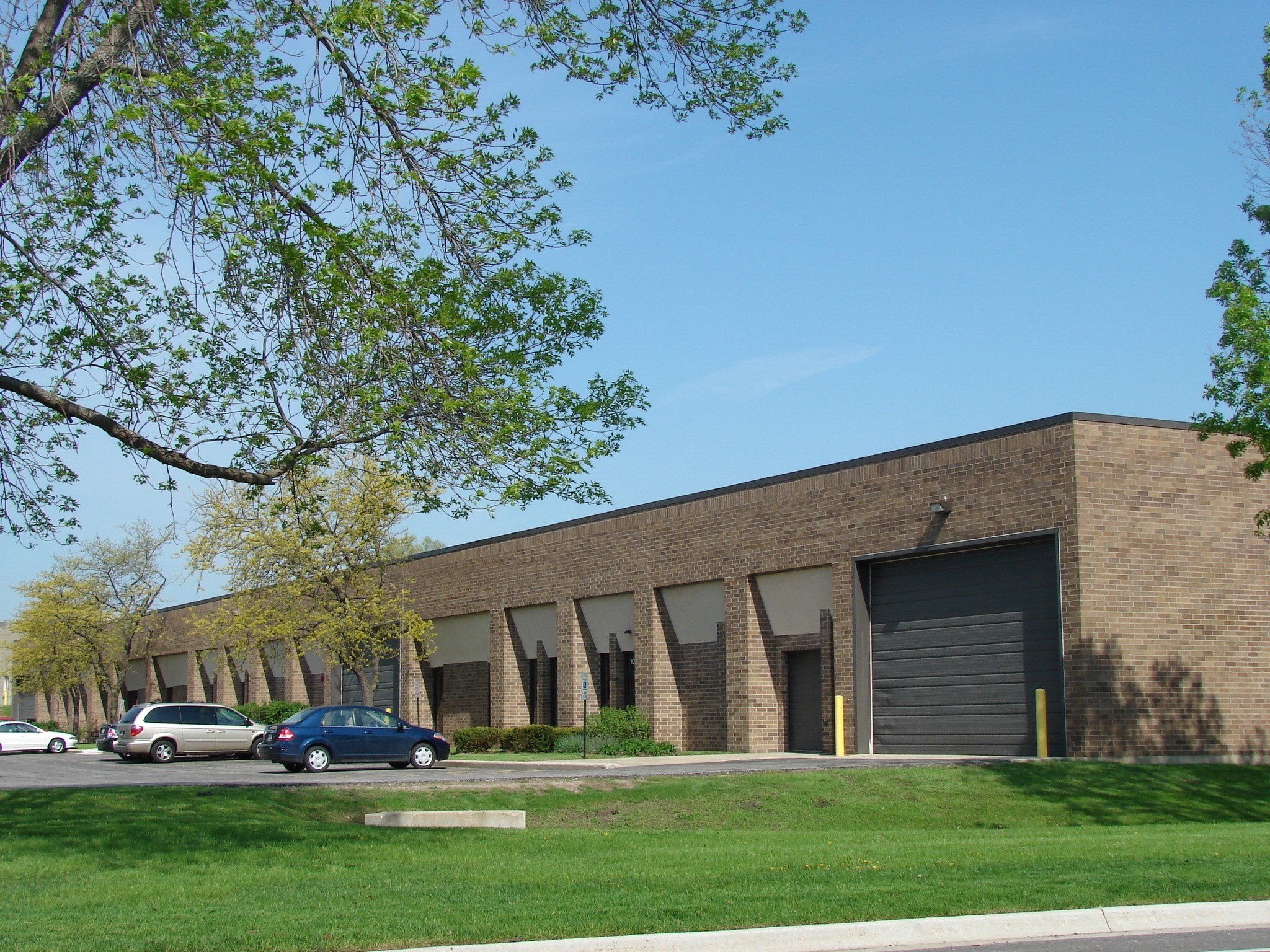 1040-1060 High St, Mundelein, IL for lease Primary Photo- Image 1 of 6