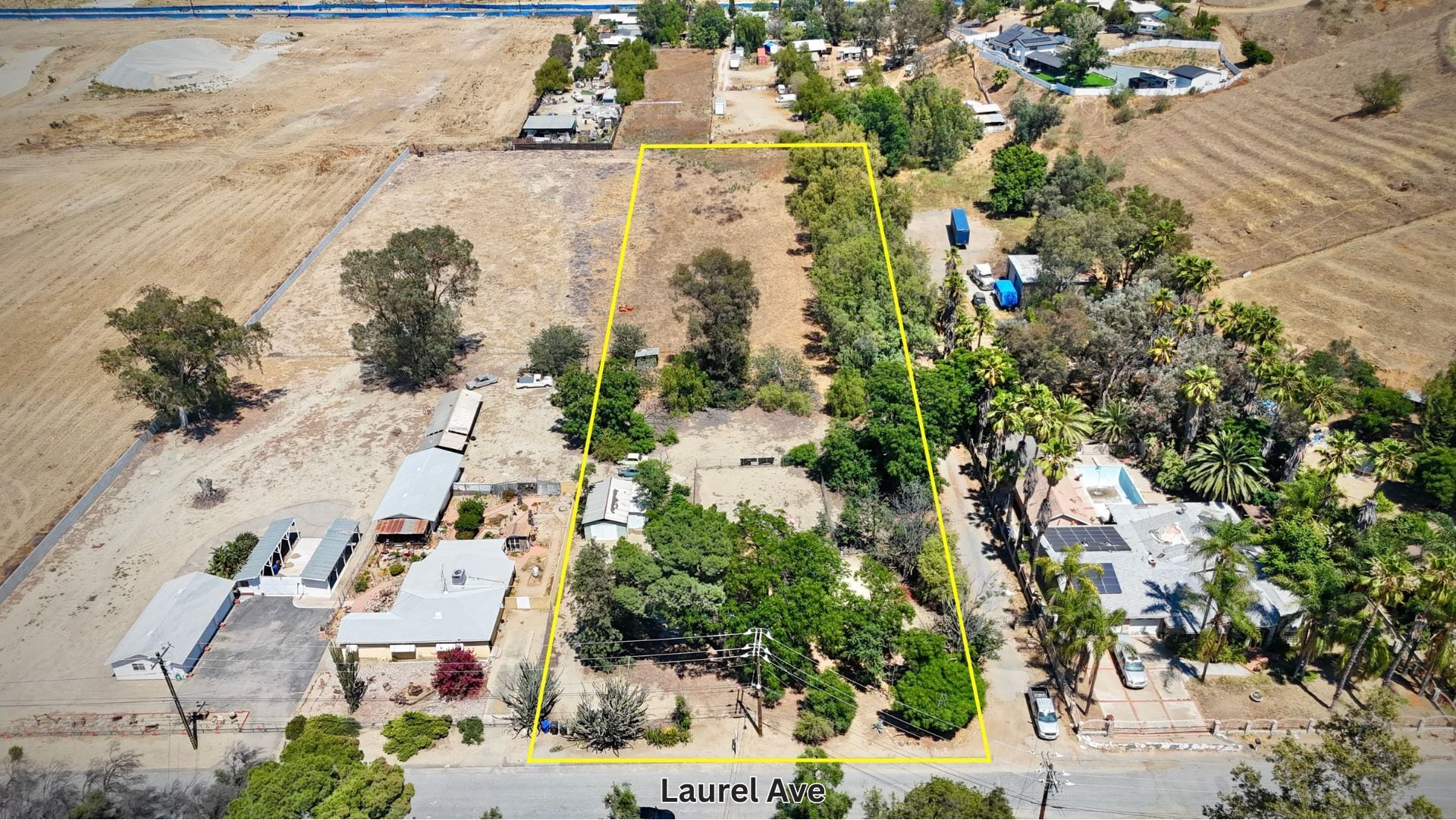 11139 Laurel Ave, Bloomington, CA for sale Primary Photo- Image 1 of 28