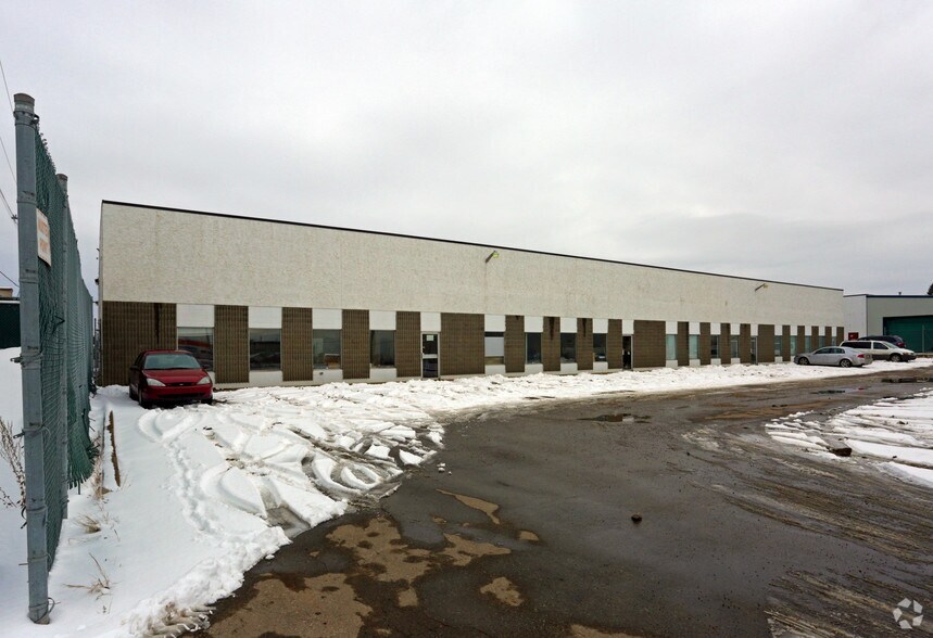 10321 58th Ave NW, Edmonton, AB à vendre - Photo du bâtiment - Image 2 de 6