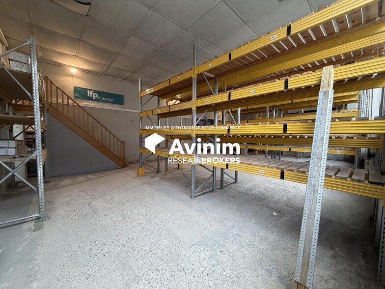 Industrial in Chambly for lease - Interior Photo - Image 2 of 10