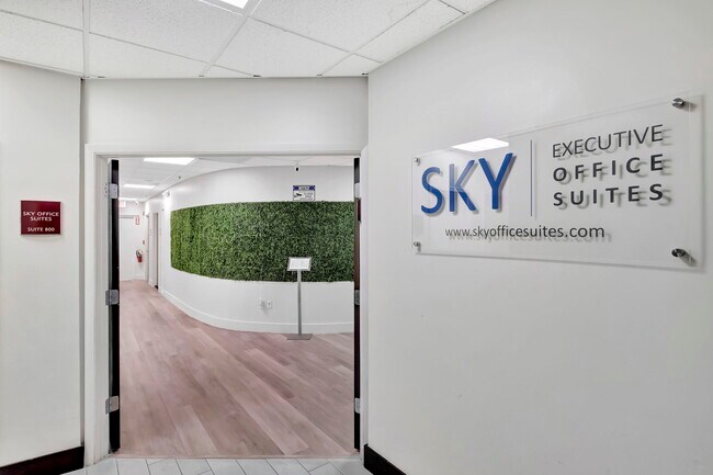 More details for 12550 Biscayne Blvd, North Miami, FL - Office for Lease