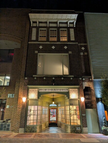 921 Main St, Lynchburg, VA à louer - Photo du bâtiment - Image 2 de 20