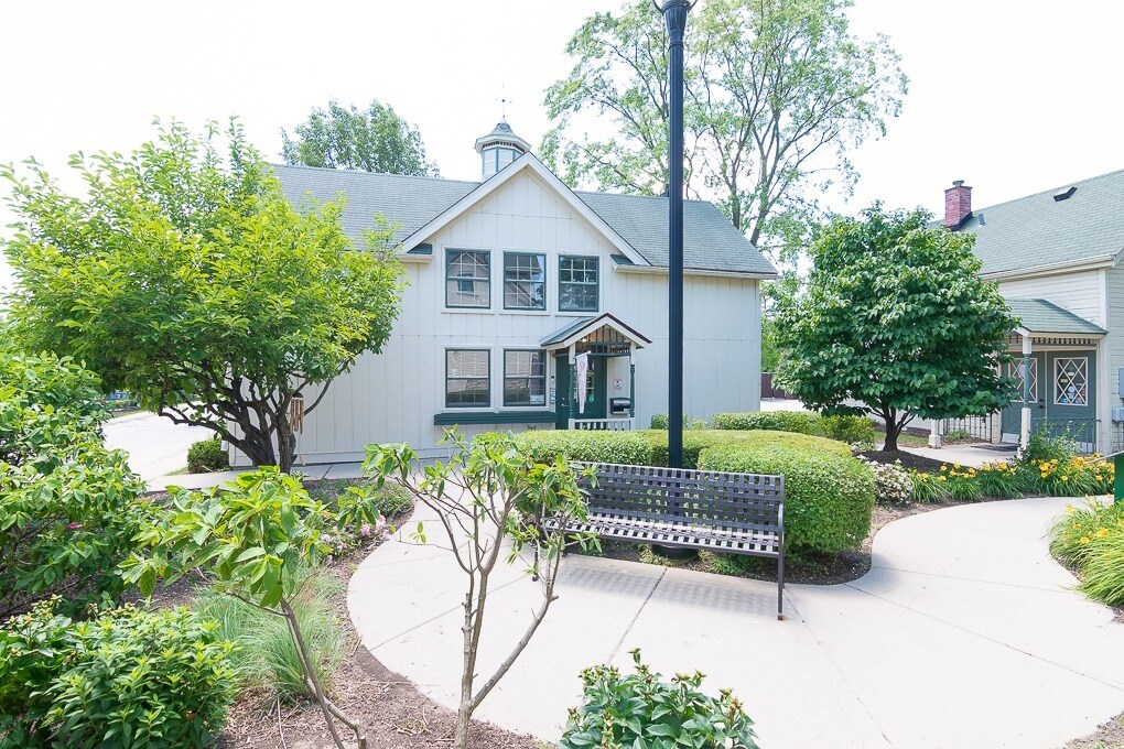 17 E Schaumburg Rd, Schaumburg, IL à vendre Photo principale- Image 1 de 3