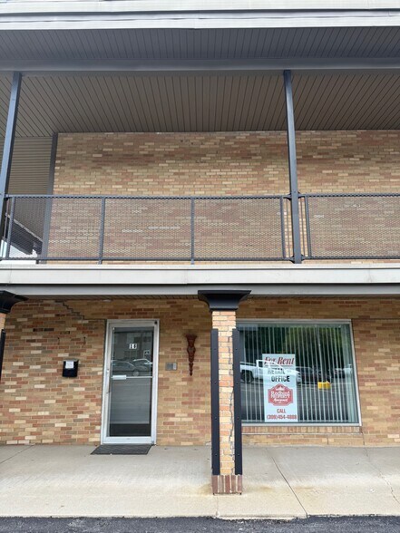 1210-1228 Towanda Ave, Bloomington, IL à louer - Photo du bâtiment - Image 2 de 8