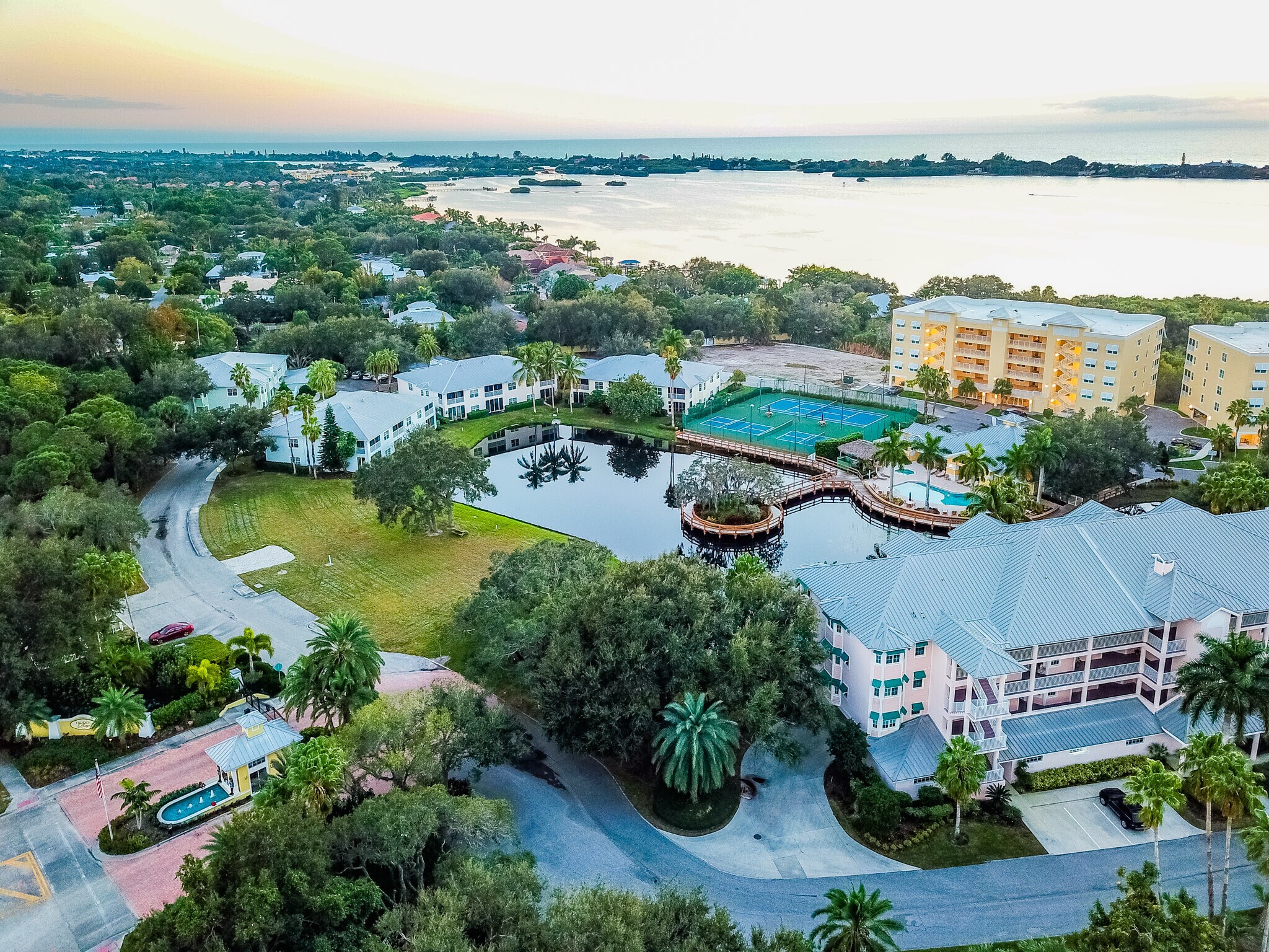 Hidden Bay Dr & S Tamiami Trail, Osprey, FL à vendre Photo du bâtiment- Image 1 de 10