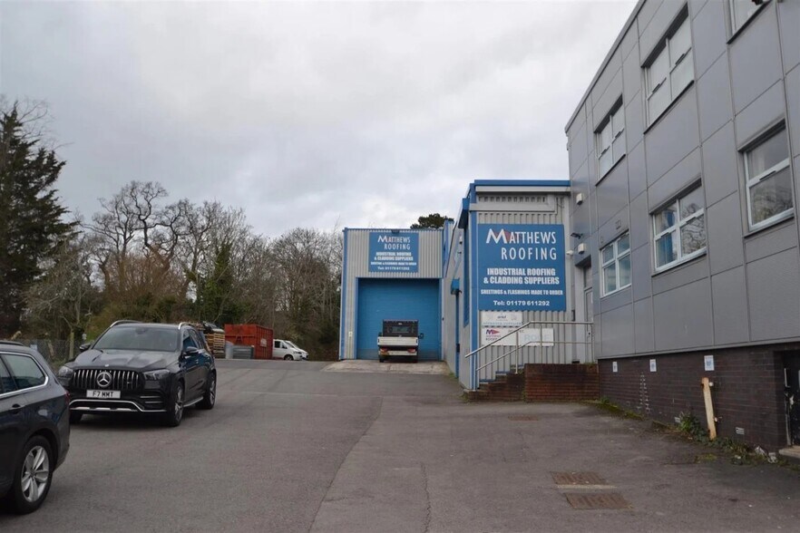 Tower Ln, Warmley à vendre - Photo du bâtiment - Image 2 de 2