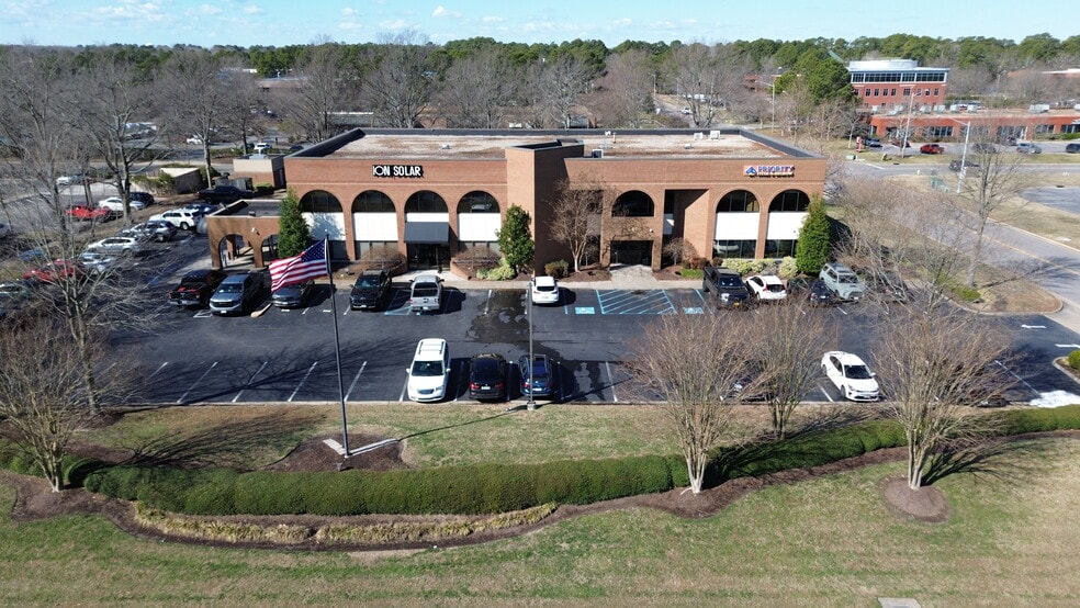 641 Lynnhaven Pky, Virginia Beach, VA à vendre - Photo du bâtiment - Image 2 de 4