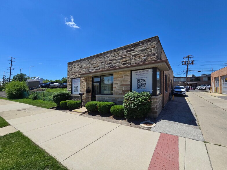 38 N Broadway St, Des Plaines, IL à vendre - Photo du bâtiment - Image 1 de 12