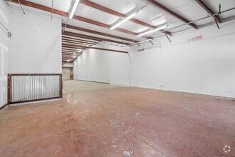 11210 E Phillips Industrial Blvd, Jacksonville, FL for lease Interior Photo- Image 2 of 10