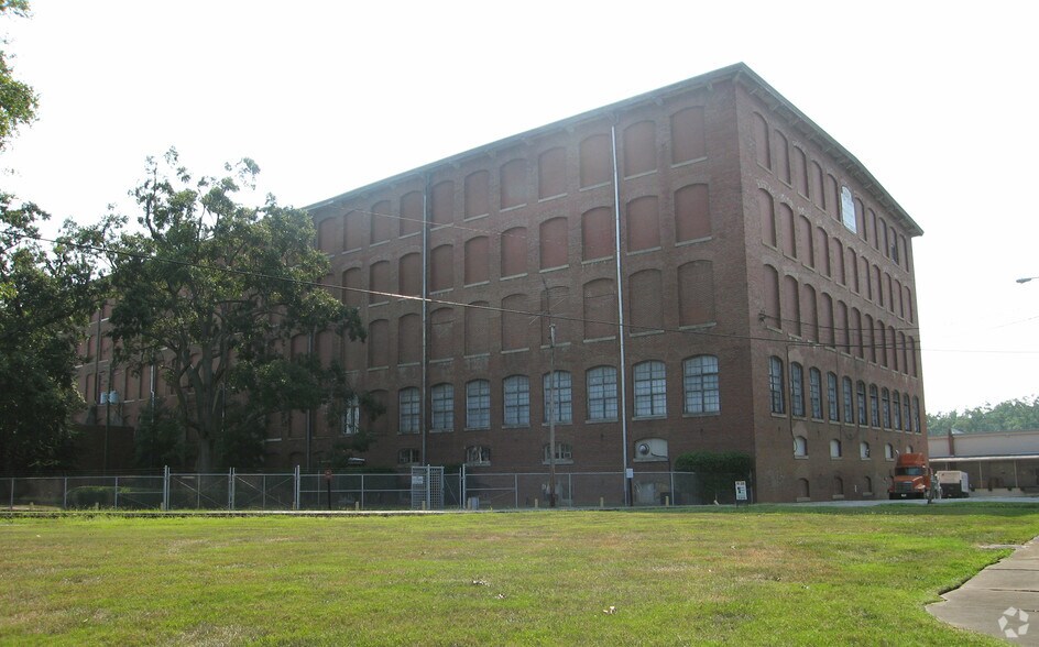 801 Georgia Ave, Gainesville, GA à vendre - Photo du bâtiment - Image 2 de 3