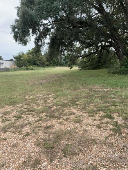 1851 Pass Rd, Biloxi, MS à vendre - Autre - Image 2 de 8