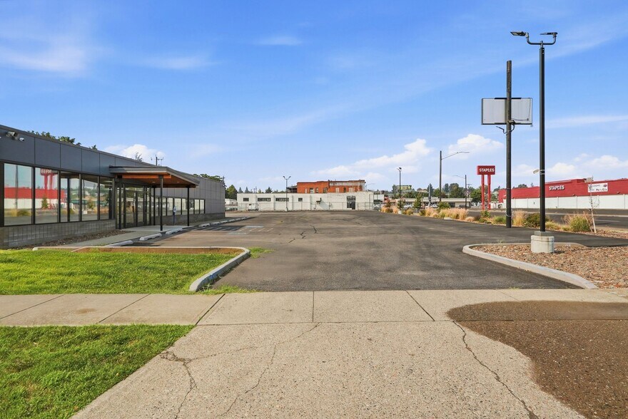 2607 N Division St, Spokane, WA à louer - Photo du bâtiment - Image 3 de 21