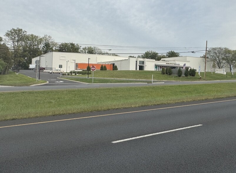 388 US Highway 22 W, Whitehouse Station, NJ for lease - Building Photo - Image 1 of 4